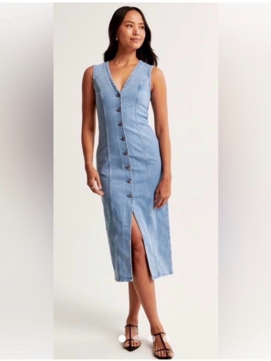 Abercrombie & Fitch Dresses & Skirts - Abercrombie & Fitch Light Blue Sleeveless Button-Front Midi Dress